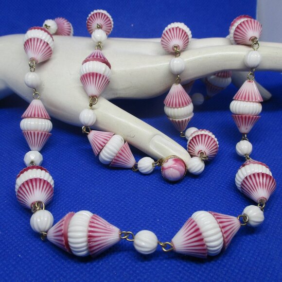 Made In Hong Kong beaded necklace single strand ribbed 3 Section Bead Lavender - Picture 6 of 10